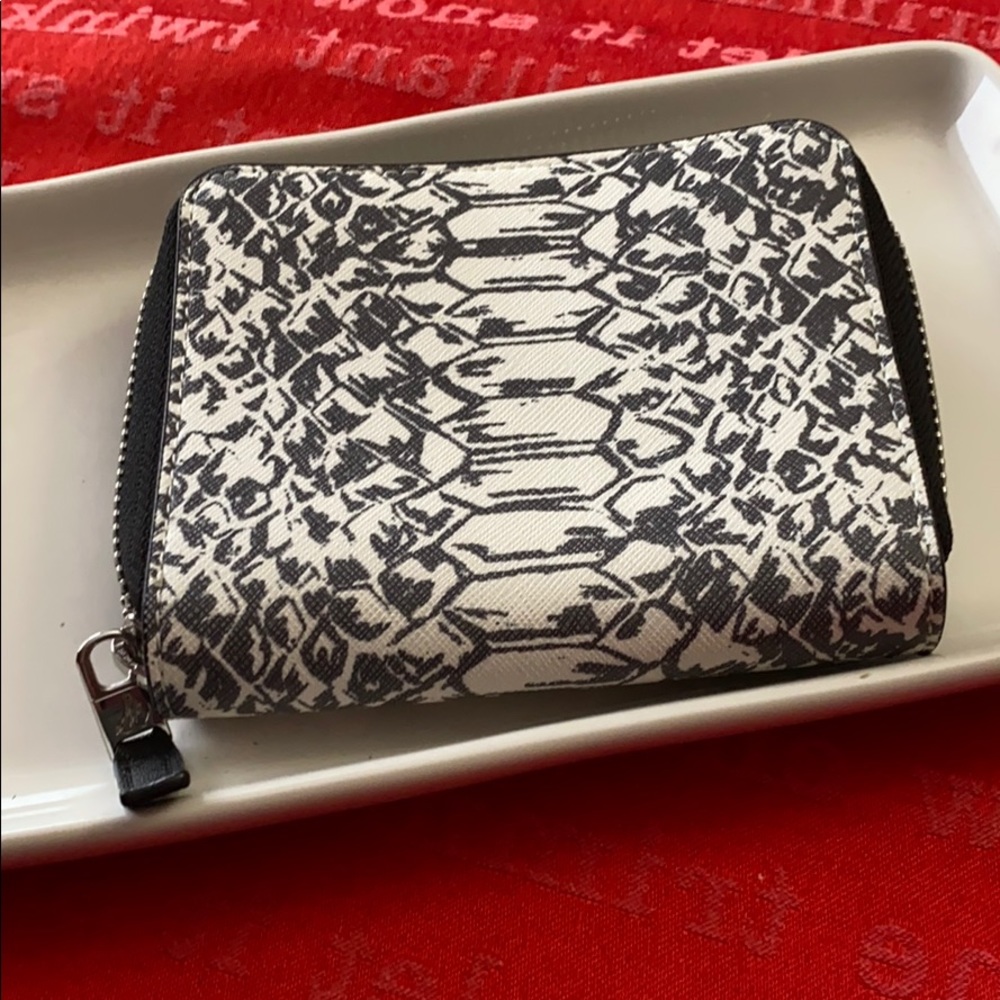Sam Edelman Print Wallet - Picture 4 of 4